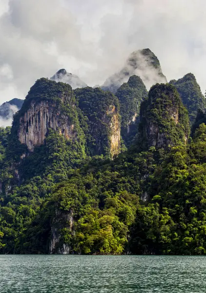 Dzień Piękny Dom Khao Sok Park Narodowy Suratthani Tajlandia — Zdjęcie stockowe