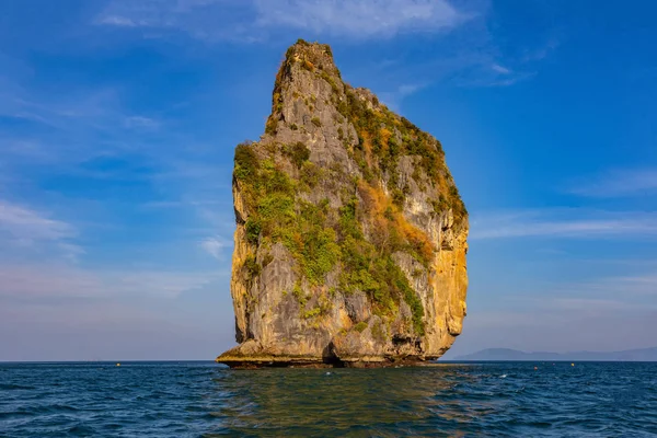 Genel bakış Koh Poda ve Adaları özellikle Koh Kai, Koh Thap, Koh Mor, deniz seviyesinden azalmıştır zaman, yakın ada genelinde yürüyüş yapabilirsiniz