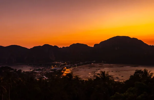 Phi Phi Don Akşam Phi Phi Island Krabi Tayland Twilight — Stok fotoğraf