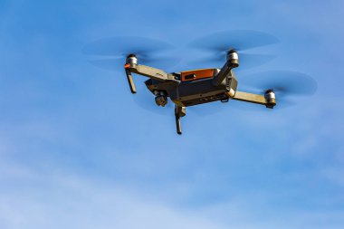 Drone yüksek açı görüntü kaydediyor