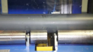 bir profesyonel endüstriyel machine.close kadar ateş üzerine kesme plastik boruları