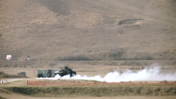 Infanterie Acțiune Împușcat Distanță Vehicul Luptă Mulțime Fum — Videoclip de stoc
