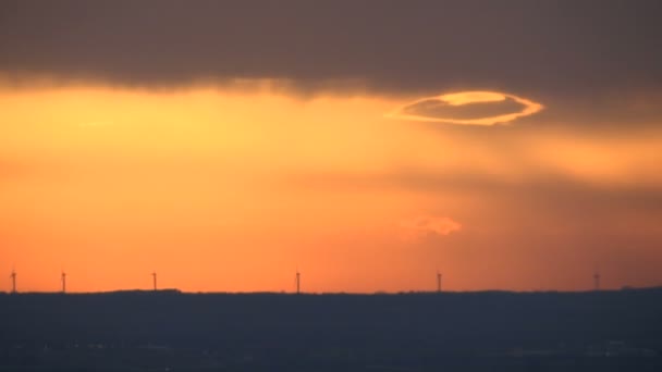 Lapso Tiempo Panorama Ciudad Sobre Que Cae Noche Enciende Lentamente — Vídeo de stock