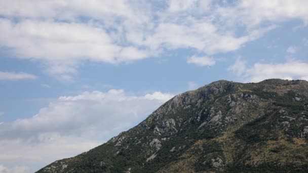 Проміжок Часу Хмар Вершині Гори Тінями Хмар Пагорбі Kotor Bay — стокове відео