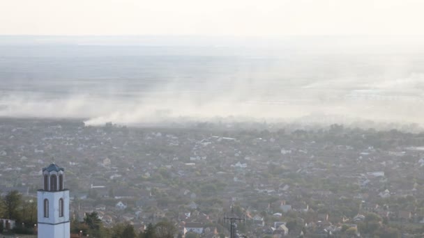 Time Lapse Smoke Fire City Church Tower Foreground — Stock Video