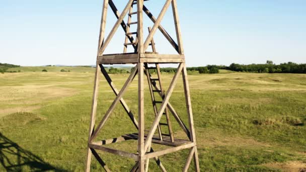 Vlucht Door Een Uitkijktoren Deliblato Woestijn Met Een Drone — Stockvideo