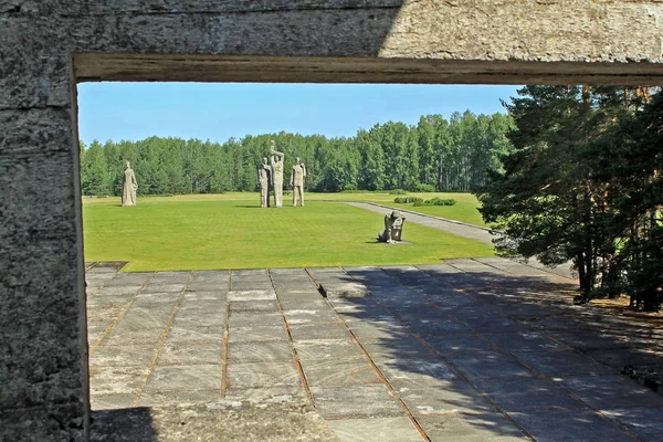 Pamětní soubor Salaspils v Lotyšsku — Stock fotografie