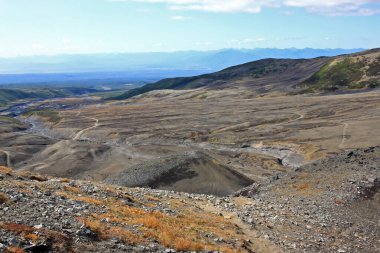 Rusya 'nın Kamçatka Yarımadası' ndaki Avachinsky ve Koryaksky volkanları yakınındaki dağlar