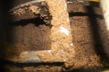 Yunanistan 'ın Atina kentinde plastik çöp kutuları atılıp istiflendi.