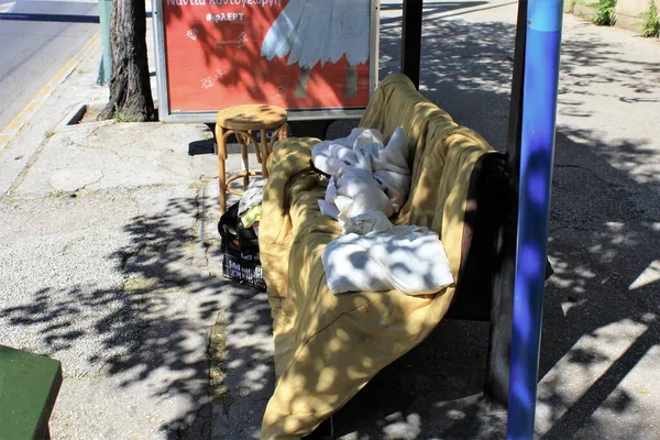 Grécia Atenas Junho 2020 Artigos Pessoais Sem Teto Uma Estação — Fotografia de Stock