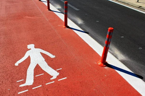 ギリシャ アテネ 2020年6月16日 歩行者用シンボル 建設中の歩行者専用道路 Great Walk Megalos Peripatosは アテネ市内の主要なダウンタウンルートを含む新しい歩行者散歩プロジェクトです — ストック写真