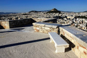 Griechenland, Athen, 16. Juni 2020 - Aussichtspunkt auf dem Akropolis-Hügel, leer von Besuchern. Der Tourismus ist von allen wichtigen Wirtschaftssektoren am stärksten vom Coronavirus (Covid-19) betroffen.).