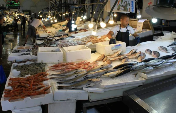 Grecia Atene Giugno 2020 Banchi Con Frutti Mare Nel Mercato — Foto Stock