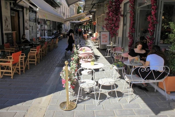 Grèce Athènes Juin 2020 Chaises Vides Bar Restaurant Dans Quartier — Photo
