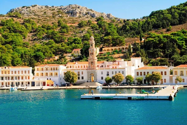 Yunanistan, Suriye Adası, Kutsal Başmelek Manastırı manzarası, 28 Eylül 2008.