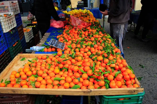Kraam Met Sinaasappels Straatmarkt Athene Griekenland December 2018 — Stockfoto