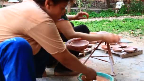 Lavoratori Stanno Facendo Ceramiche Vietnam — Video Stock
