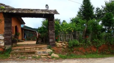 Vietnam 'daki geleneksel etnik azınlık evleri