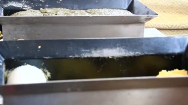 Vietnam 'da geleneksel pirinç keki yapmak