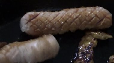 Lezzetli kızarmış tavuk tabağı