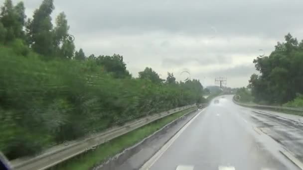 Voitures Circulant Sur Autoroute Sous Pluie — Video