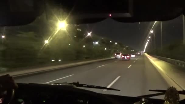 Geceleri Şehirde Araba Kullanırım — Stok video
