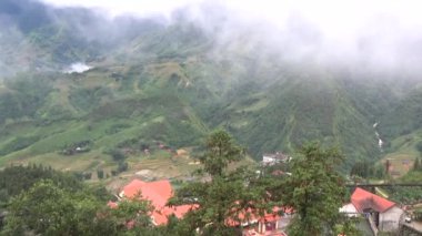 Sis içindeki şehir, Sa Pa, Vietnam