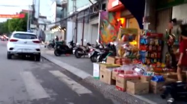 3 Eylül 2025. Chuvanan, Chi Linh, Hai Phong, Vietnam. Vietnam 'da yiyecek, meyve ve ev eşyaları satan geleneksel pazar