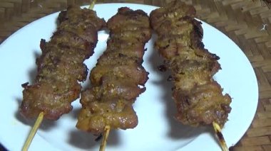 Izgara et şişleri.