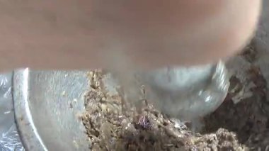 Çorba yapmak için tokmaklı yengeç