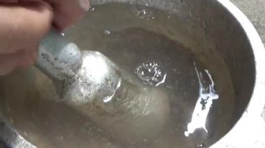 Çorba yapmak için tokmaklı yengeç