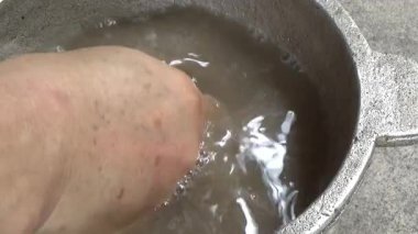 Çorba yapmak için tokmaklı yengeç