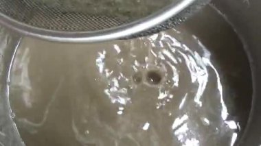 Çorba yapmak için tokmaklı yengeç