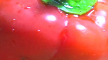 Sepette kırmızı biber.