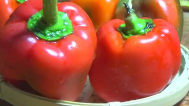 Sepette kırmızı biber.