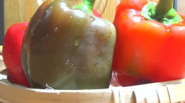 Sepette kırmızı biber.