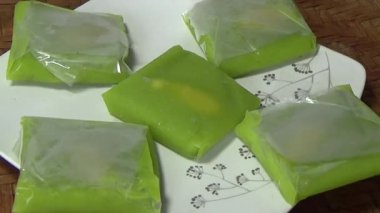 Geleneksel Vietnam yemekleri.