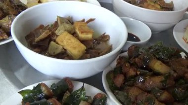 Geleneksel Vietnam yemekleri.