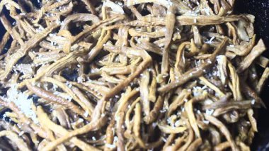 Geleneksel Vietnam yemekleri.