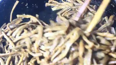 Geleneksel Vietnam yemekleri.