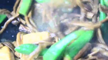 Geleneksel Vietnam yemekleri.