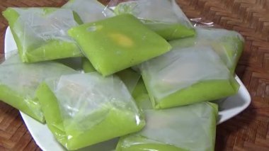 Geleneksel Vietnam yemekleri.