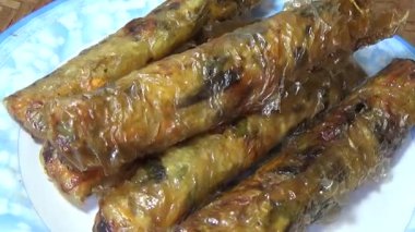 Geleneksel Vietnam yemekleri.