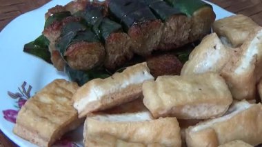 Geleneksel Vietnam yemekleri.