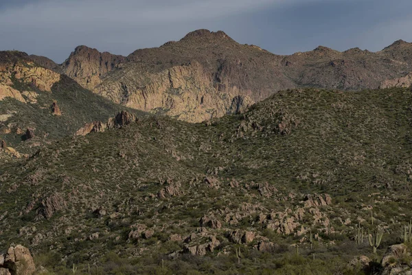 Hollandalı Trail, batıl dağlar, Arizona