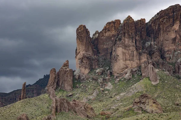 Nuages Orageux Sur Montagne Superstition Parc État Hollandais Perdu Arizona — Photo