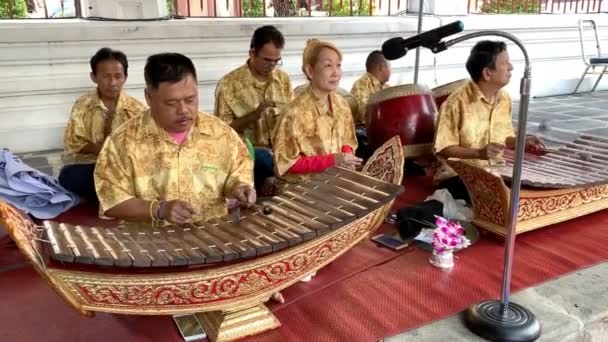 Bangkok Thailand Januari Musiker Spelar Thailändsk Klassisk Traditionell Musik Wat — Stockvideo