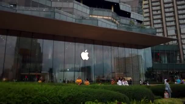 Hyperlapsus d'Apple Store et d'ICONSIAM — Video