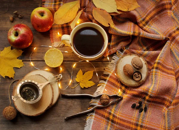 Herbstblätter Tee Einer Tasse Flach — Stockfoto