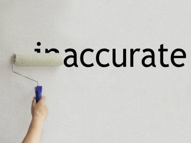 Sözcüğün beyaz boya ile boyanmıştır.